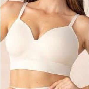 Truekind 10210 Creme BeigeSupportive Comfort Wireless
Shaping Bra XL